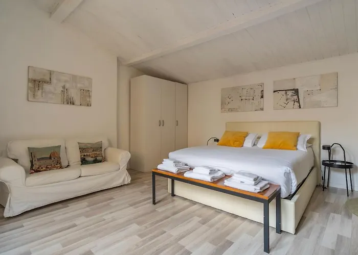 House On The Roof - Dolce Florencie