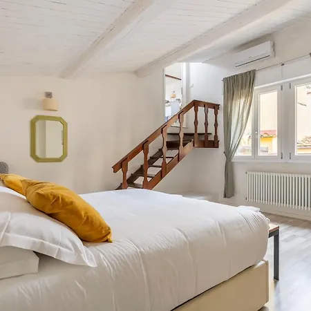 House On The Roof - Dolce * Florence