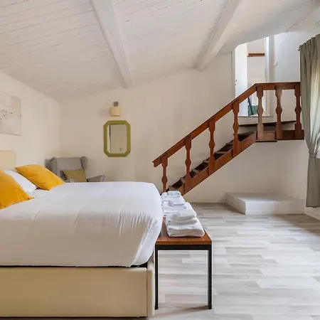 House On The Roof - Dolce *